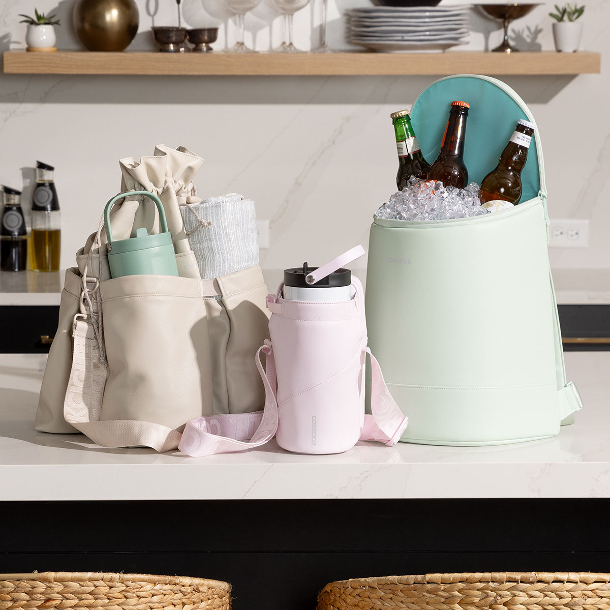 beverage-bucket-bag-i5 6c4793ad3b8e--group-lifestyle1.jpg