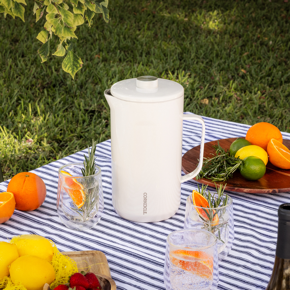 pitcher-l3 OatmilkPitcher_Lifestyle.png